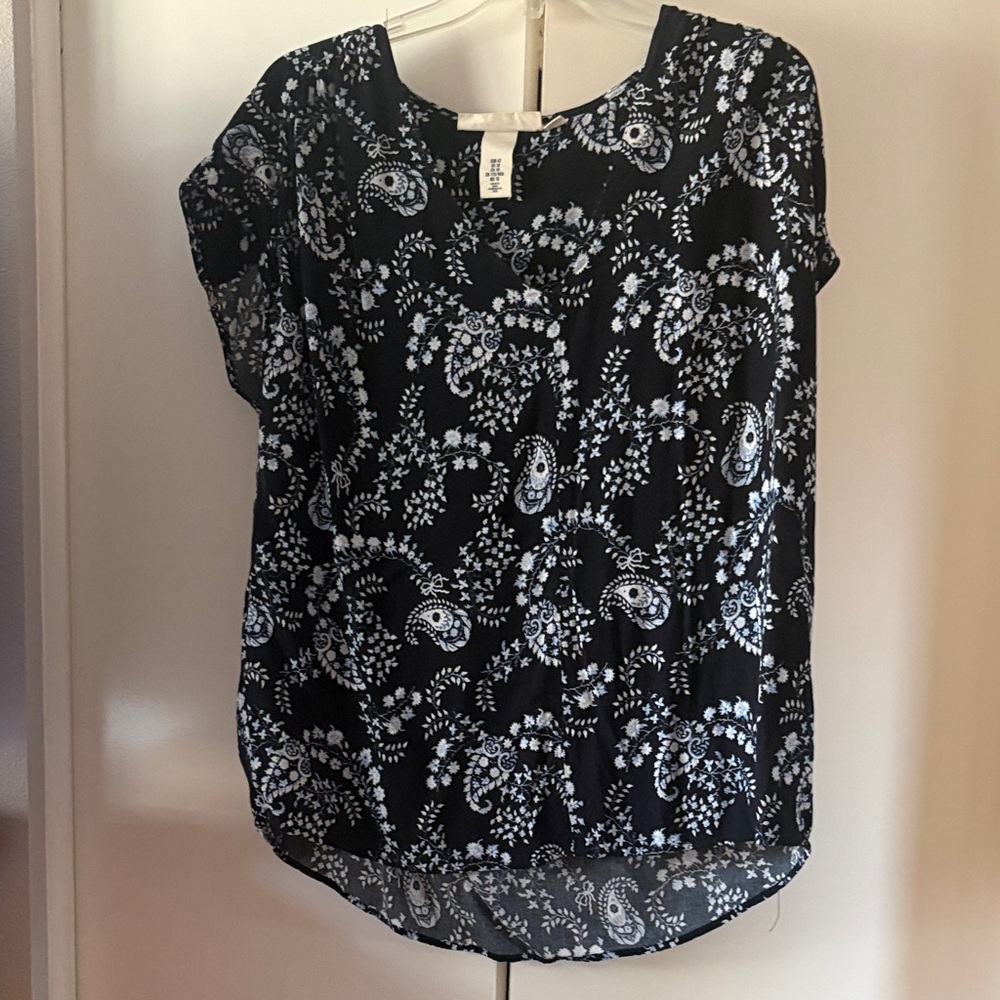 H&M blue paisley shirt